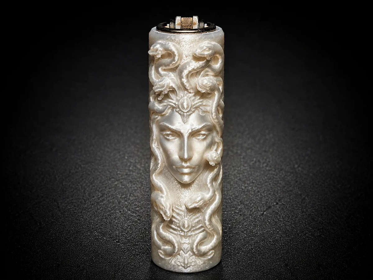 Medusa çakmak kılıfı